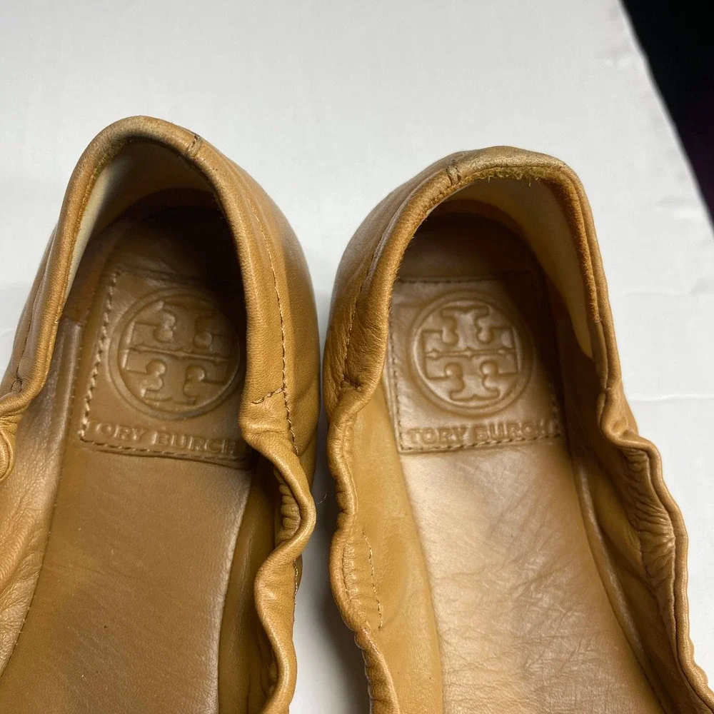 Tory Burch Ambrose Gold Logo Reva Cap Toe Ballet Flats Classic Tan Leather‎ 5.5